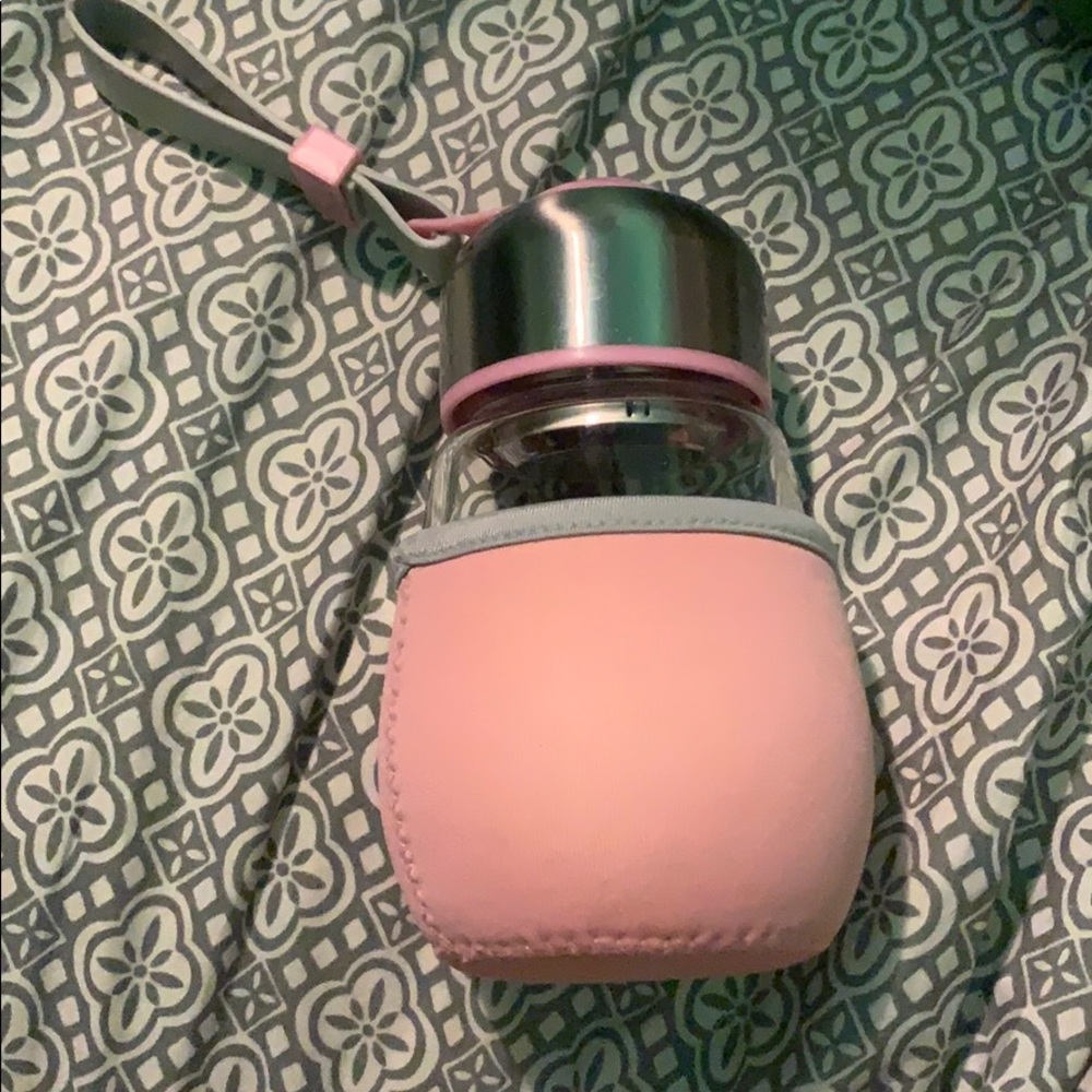 Pink tea Infuser glass bottle. Never used.
